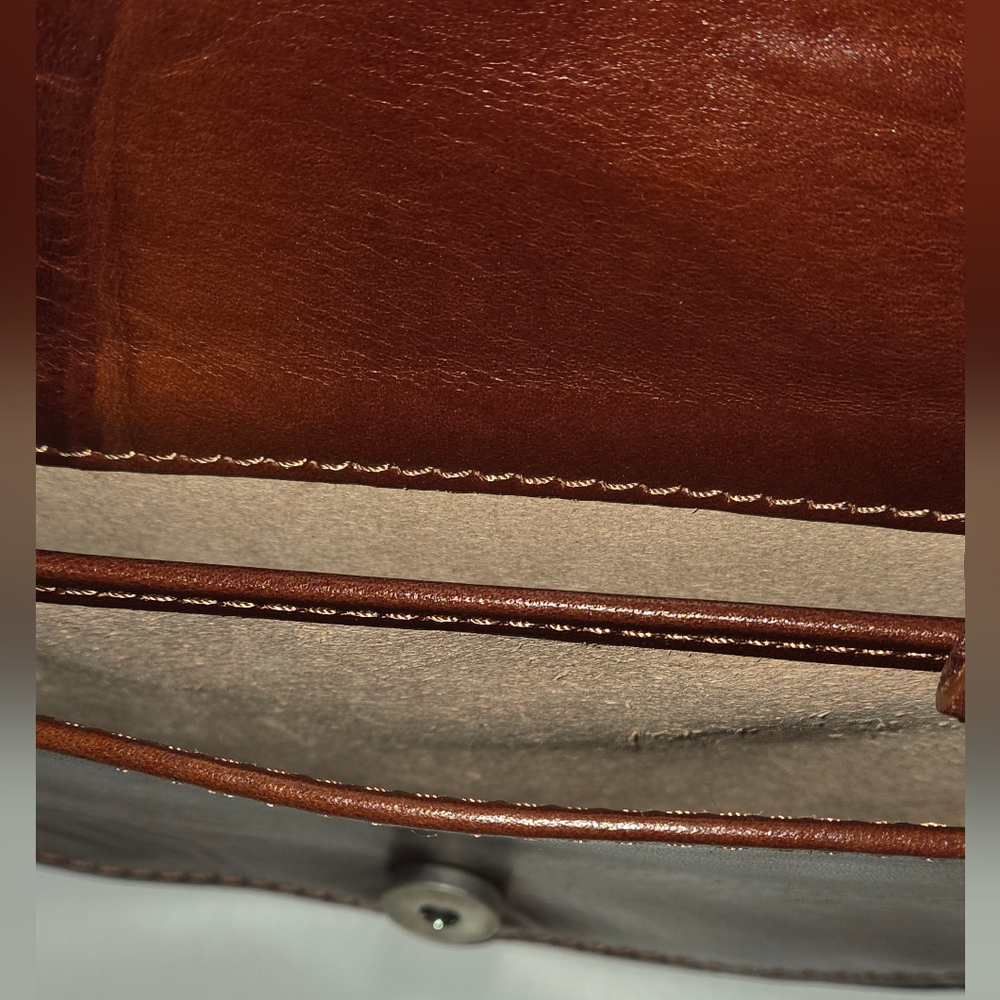 Brown Leather Crossbody Bag - Saddle Style - Picture 3 of 8